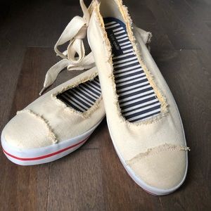 Kate Spade Cream White Sneakers 7.5 7 1/2 EUC